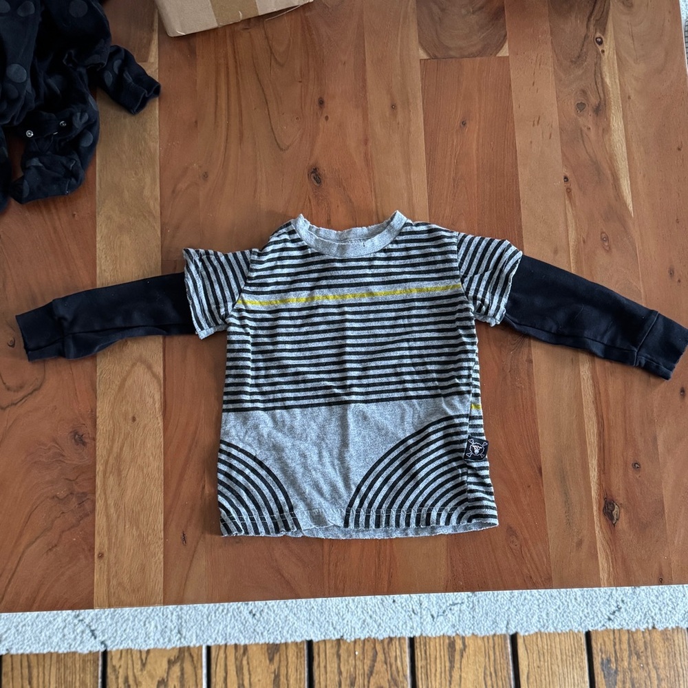 Nununu spiral heather grey Striped Kids baby Shirt with Black Sleeves